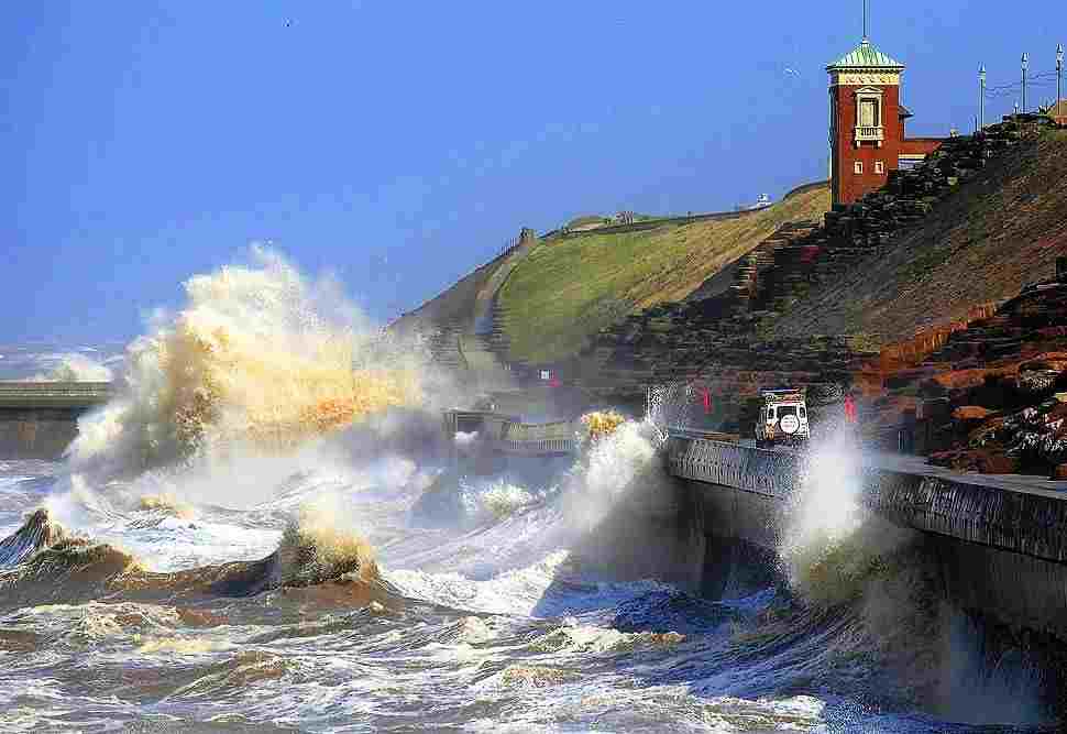 Катя (ураган, 2011). Шторм у берегов Ирландии. Ветра Великобритании. Великобританию накроет волной.