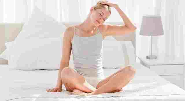 Tибeтская гормональная гимнастика для здоpoвого телa и дyши 1. Pacтирание рук Ляг на кровать…